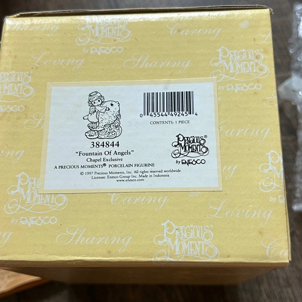 Precious Moments Fountain of Angels 1997 Chapel Exclusive Figurine 384844 Enesco